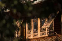 Caoshe Holiday Courtyard