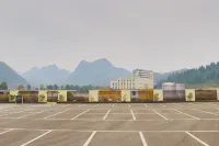 Four Points by Sheraton Anshun Huangguoshu - parking