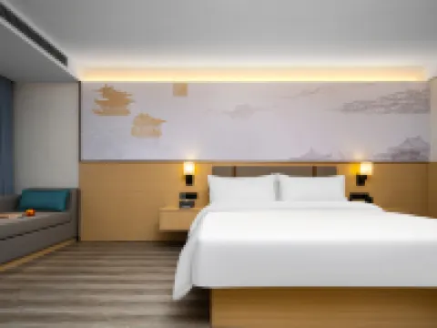 藝龍瑞雲酒店（霍邱玖悅六和街萬達廣場店） 霍邱酒店