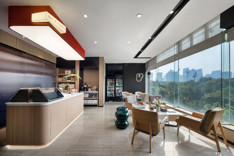 Locals Hotel (Guangzhou Sports Center Linhexi Metro Station)