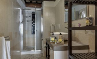 Private Country House with swimming pool -Chianti