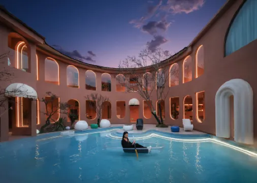 Shangri La Flowers · And You Designer Homestay