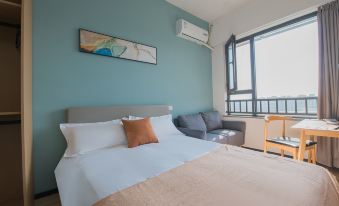 Yixinxi Movie Apartment (Jinma Road Subway Station)