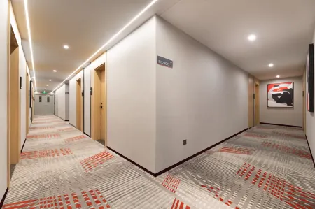 Junyi Hotel (Beijing Summer Palace) Отели рядом с достопримечательностью «Temple of the Sleeping Buddha (Wofosi)»