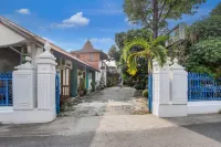 Hotel O Prawirotaman Near Keraton Yogyakarta Formerly Chez Laelik Guesthouse Bantul Inline Skating Ring周辺のホテル