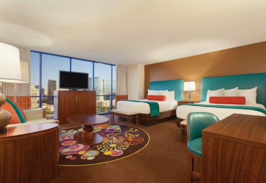 4. 리오 호텔 & ..