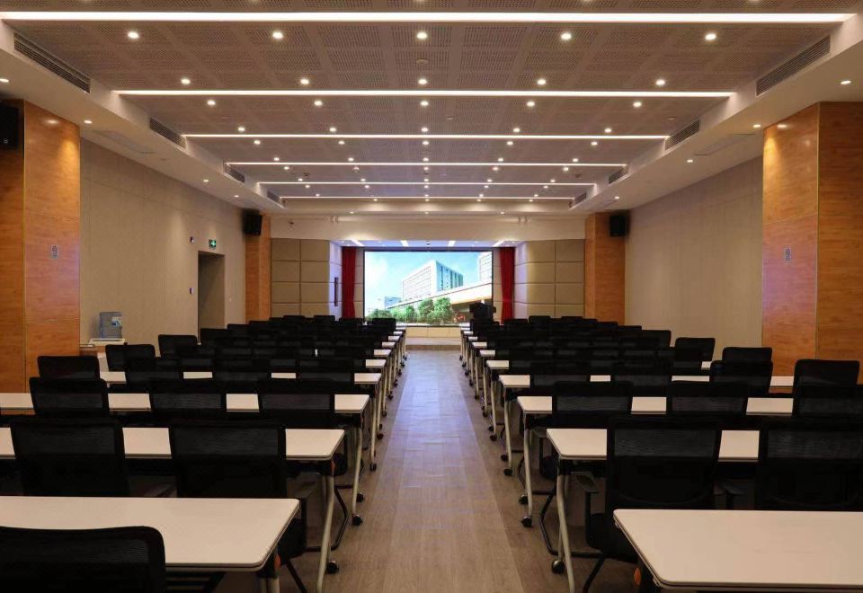 4. 메트로폴로 진장..