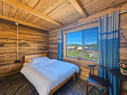 Habahe Grassland Muge Mountain Villa - con vista montagne