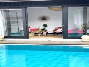 ดี อาร์ต วิลลา รีทรีต แอนด์ สปา