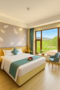 Xuriling · Riverside Hotel (Baita Park, Hongjun Road Store)