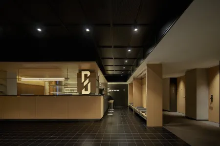 SFEEL Designer Hotel (Kunming Nanping Pedestrian Street) Отели рядом с достопримечательностью «Hua Zhi Cheng Nanya Huahui Bolan Center»