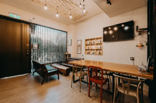 เรด เฮาส์ แอนด์ โอลด์ เลน-เฉิงกง อินน์