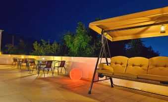 Guanshan Yue Courtyard Homestay