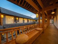 L·S｜Snow Mountain Of Sunrise View Inn