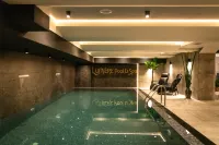 Lumière Hotel - piscina