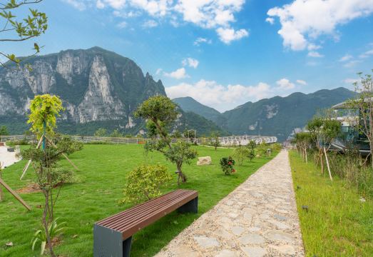 4. 산자펑 윤치 홈..