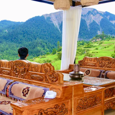 I have a homestay in Zhaquana (Dari Viewpoint Store)