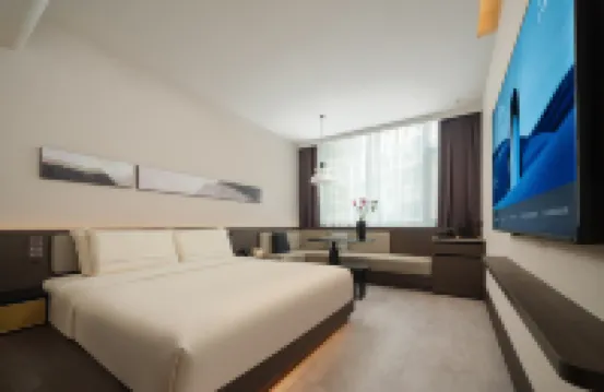 大連星海廣場百年城雕海景亞朵酒店