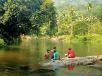 Riverside Homestay by Nature