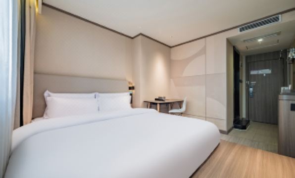 HanTing Hotel (Chengdu Chunxi Road Pedestrian Street)