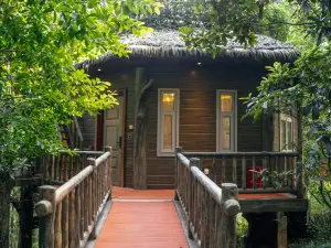 Huanglongxi Happy Pastoral Wild Fun Hotel