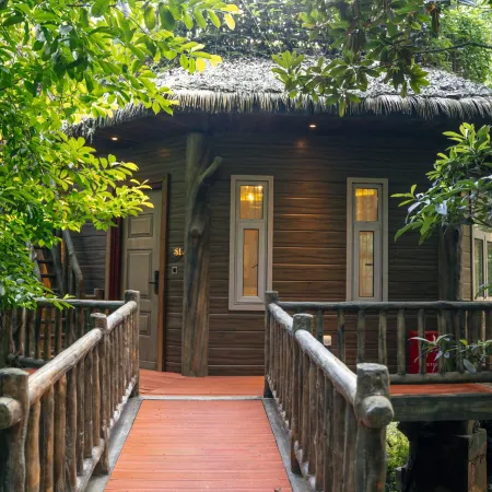 Huanglongxi Happy Pastoral Wild Fun Hotel