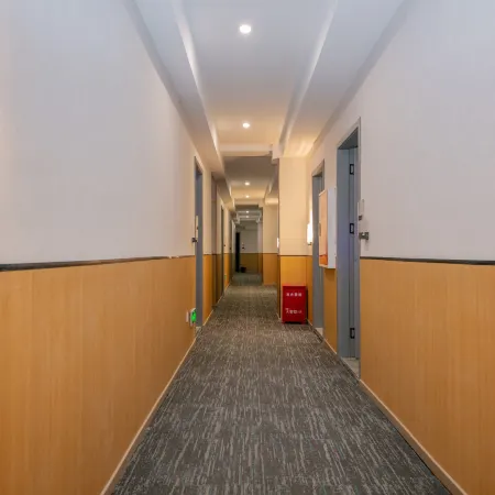 Deyang Maggie Ami Inn（Engineering University Store）