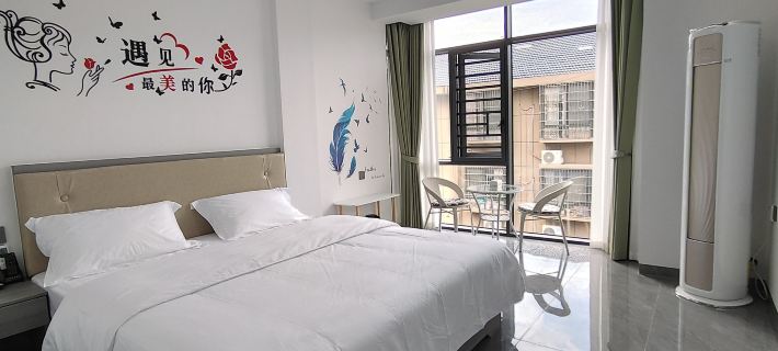 Luxi Qingquan Business Hotel Hotels in Luxi
