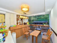 LotsRainInn.MountainDweIIing...XijiangQianhuMiaoViIIageMuseumBranch Hotels in Leishan