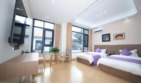 Sanqingshan Harbor Lodge Homestay (Gangshou Cableway) Отели в г. Десин