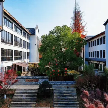 1023 Bansu Hotel (Jinhua Wuzhou Ancient City Scenic Area) Hotels near Taipingtianguo Shiwangfu