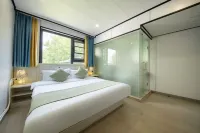 Shangshu Yayuan Hotel (Xi'an Xianyang International Airport T5T3) Hotels near Shaanxi Changyu Rena Castle