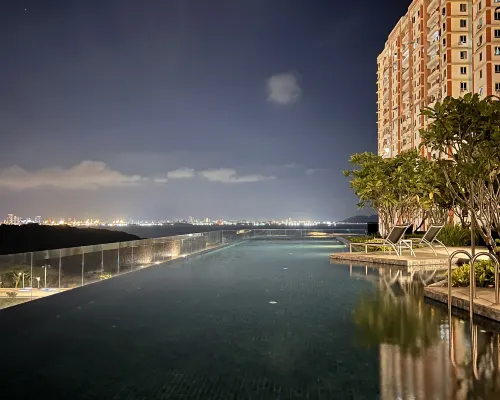 Georgetown Urban Suite | Family | Skypool I SeaView Hotels in Jelutong