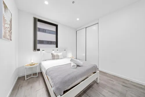 Burwood 1Br apt nearTrain/Shopping street parking Hotels in Burwood