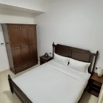 NOBLE HOTEL Отели рядом с достопримечательностью «Dar Es Salaam War Cemetery»