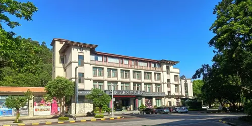 Stay Zen Hotel - سبا