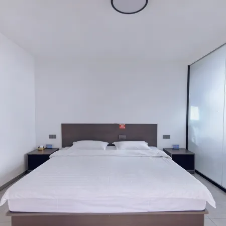Yuelai Business Hotel