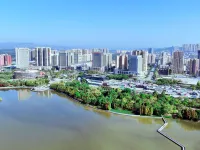 Venus Royal Hotel （Wuzhou Railway Station Meiguihu Park Branch） - Romantic