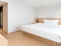丹妮斯美居 （廣州十三行廣場上下九步行街店） 荔灣區附近的飯店
