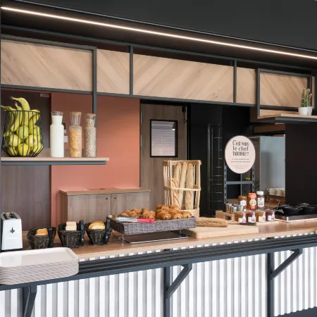 B&B Hotel Laval Ouest