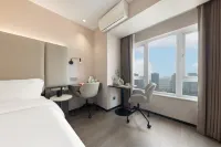 Home Inn Huaying Hotel (Chongqing University Town Weidianyuan Subway Station) โรงแรมในฉงชิ่ง