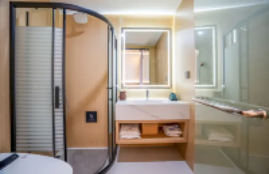 Carlton Hotel (Sanjiang)