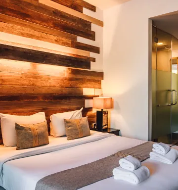 ห้องดีลักซ์พรีเมียร์วิวสระว่ายน้ำ