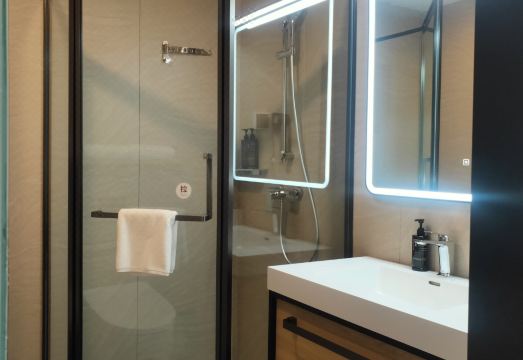 Lido Hotel Hotel Overview