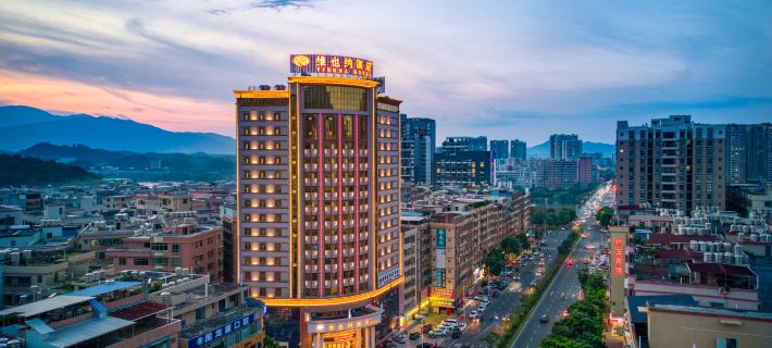 Vienna Hotel (Heyuan Longchuan) Отели в г. Лунчуань