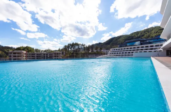 Wyndham Grand Plaza Royale Hot Springs Fenghuang Hotel di 