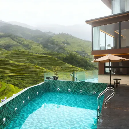 Floral Hotel · Guanhe Wild Charm Hotel
