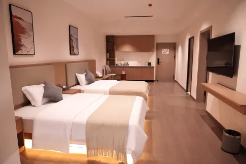 Mangshi Zhipu Homestay（ Psssenger terminal）