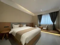 CLOVER HOTEL & SPA