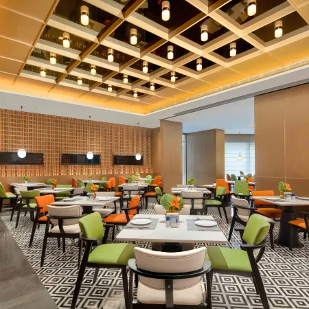 Hampton by Hilton Guangzhou Changlong Wanbo Centre Отели рядом с достопримечательностью «Панью»